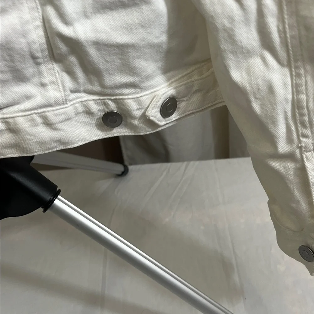 Time and Tru Women's Bright White Denim Jacket - Picture 3 of 6